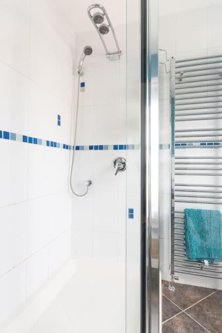 Four Bedroom Townhouse In Famous Suffolks Area Челтнъм Екстериор снимка